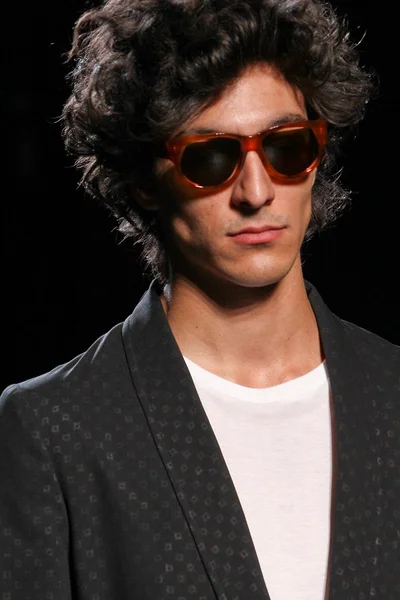 Look 1
